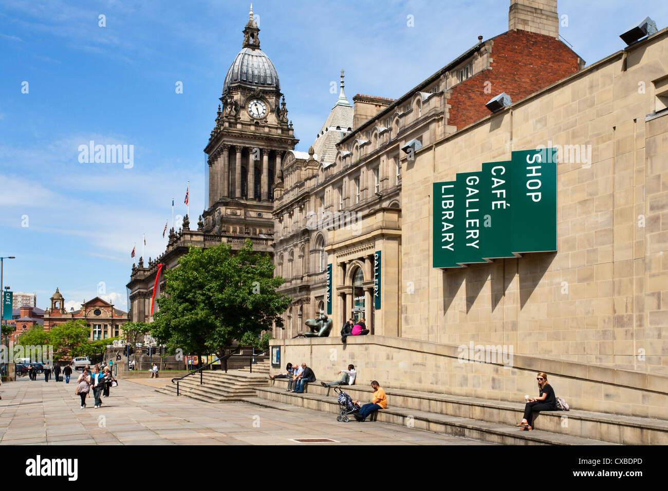 Leeds Library e Municipio sul Headrow, Leeds, West Yorkshire, nello Yorkshire, Inghilterra, Regno Unito, Europa Foto Stock