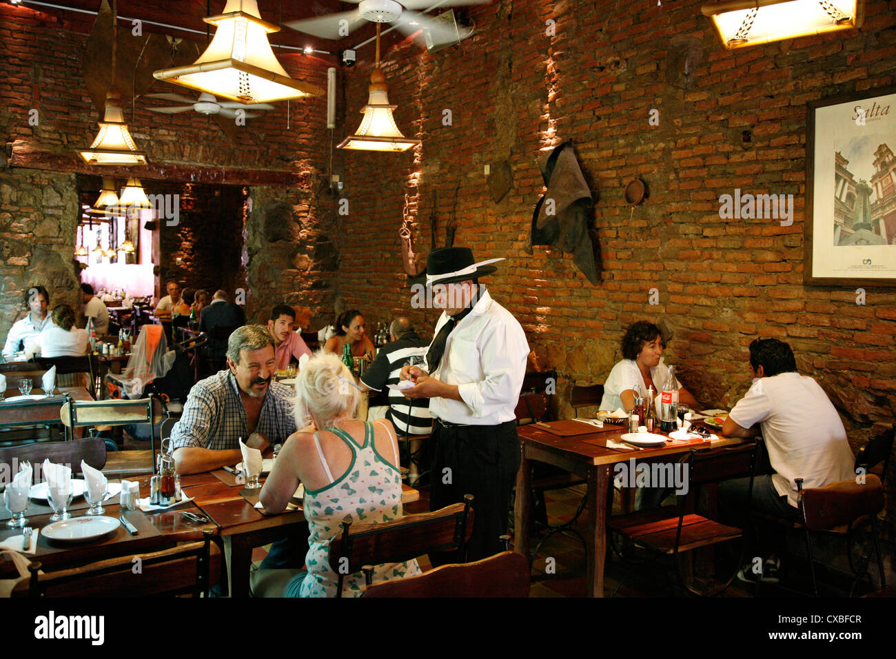 Il famoso Doña Salta ristorante che serve cibo tipico di Salta e nella regione nordoccidentale, Salta la città, Argentina. Foto Stock