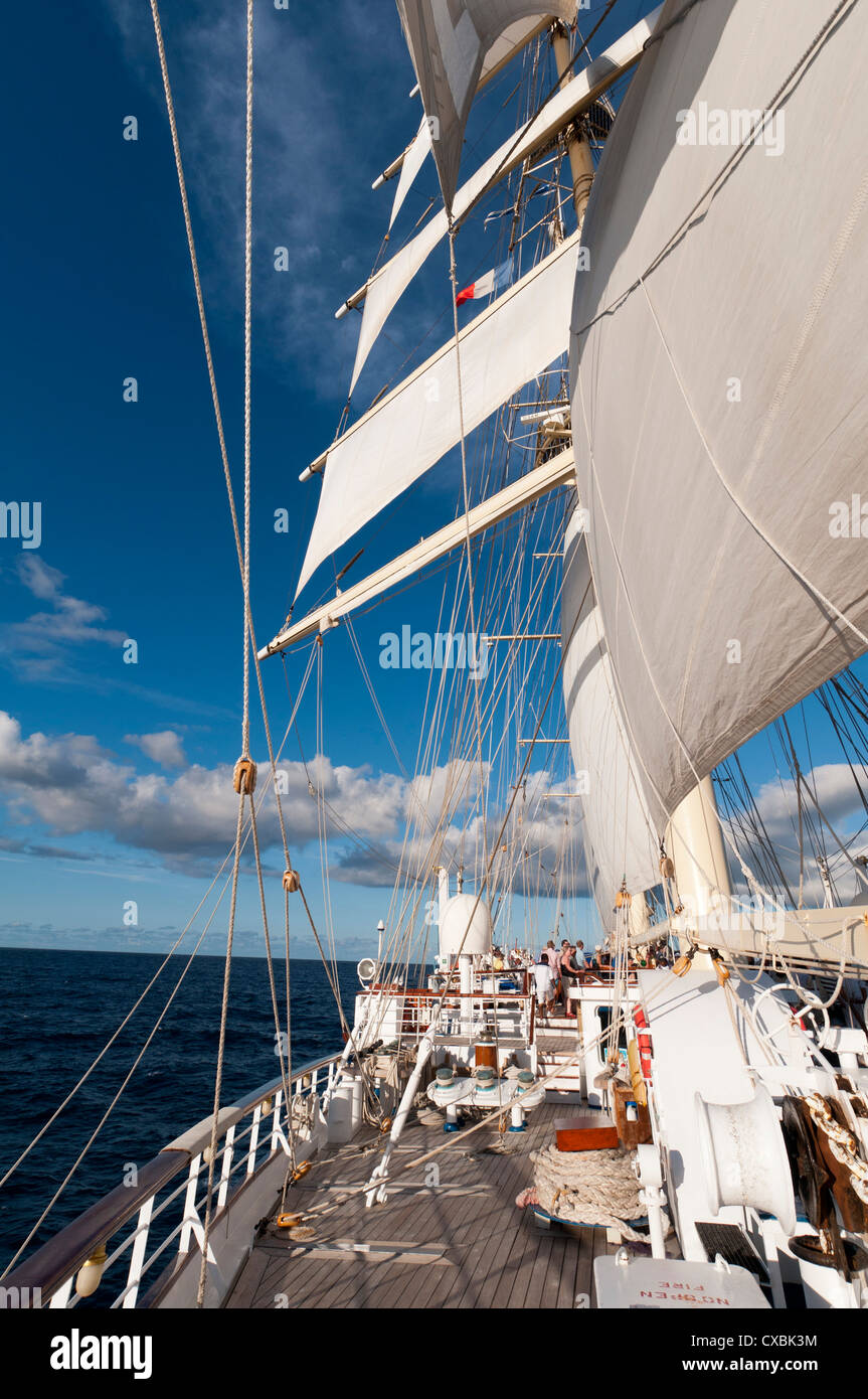 Star Clipper vela nave da crociera, Deshaies, Basse-Terre Guadalupa, West Indies, francese dei Caraibi, in Francia, in America centrale Foto Stock