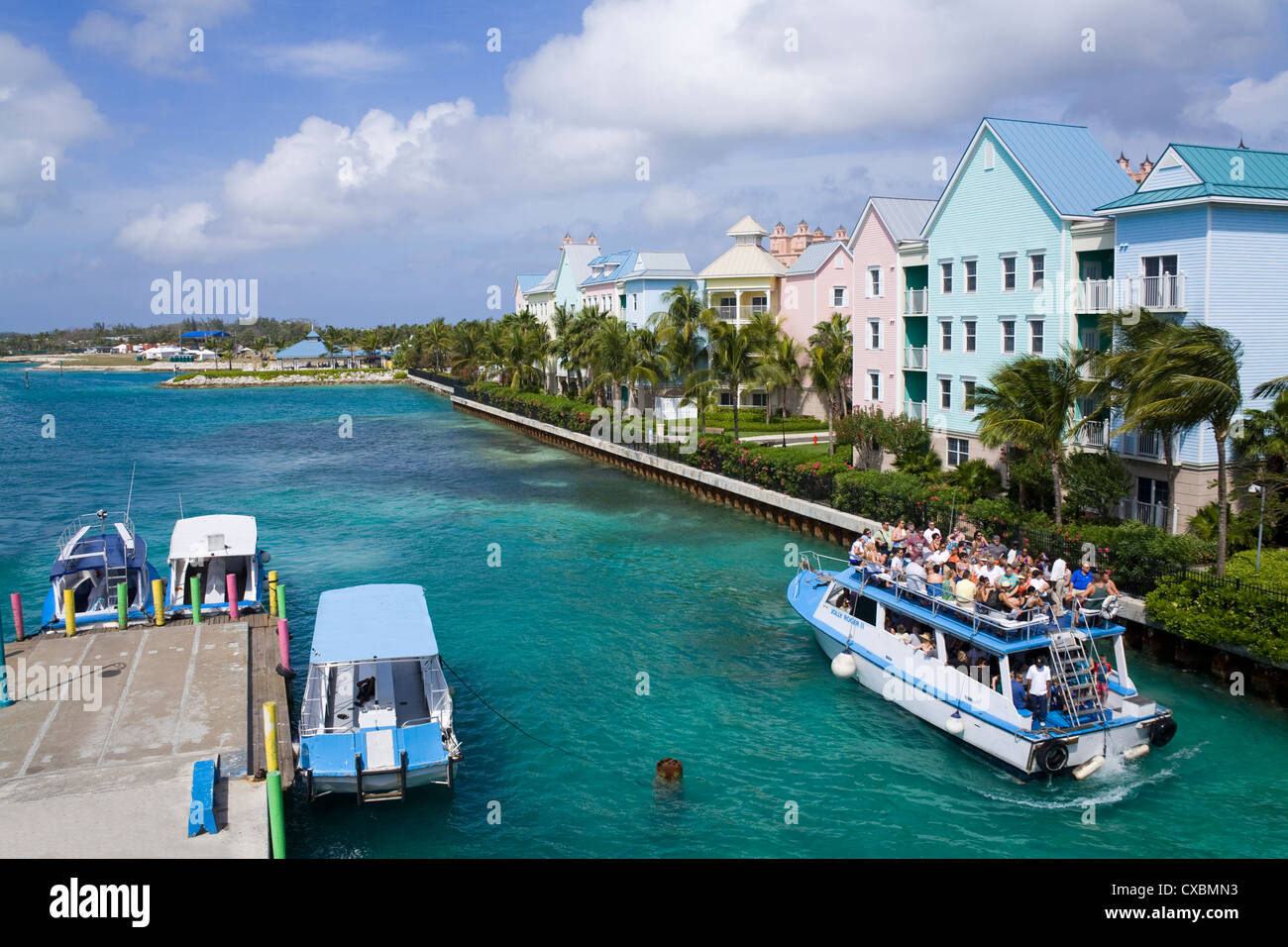 Paradise Island Ferry Terminal, città di Nassau, New Providence Island, Bahamas, West Indies, America Centrale Foto Stock