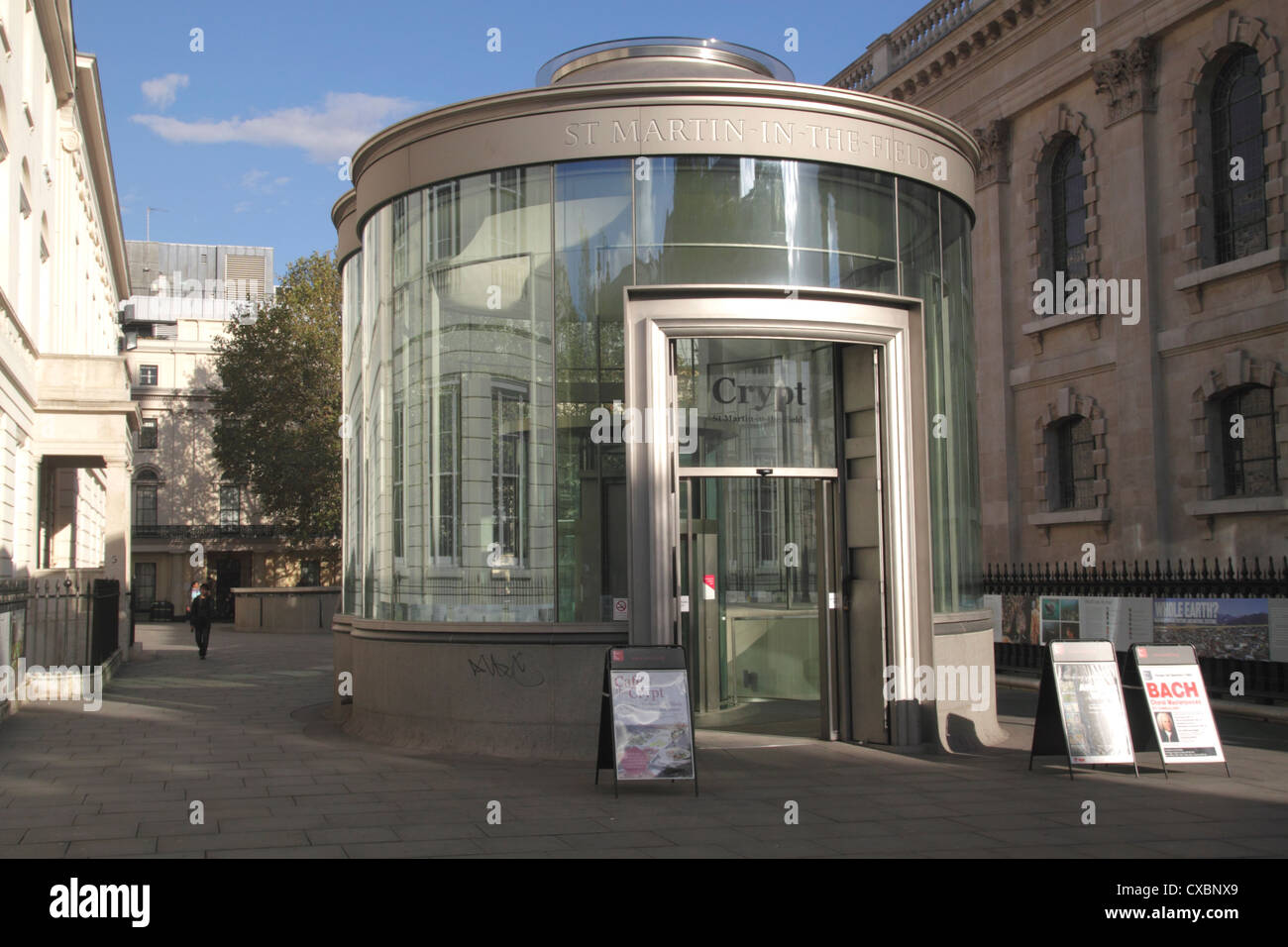 Ingresso alla cripta Cafe St Martin nei campi Chiesa Londra Foto Stock