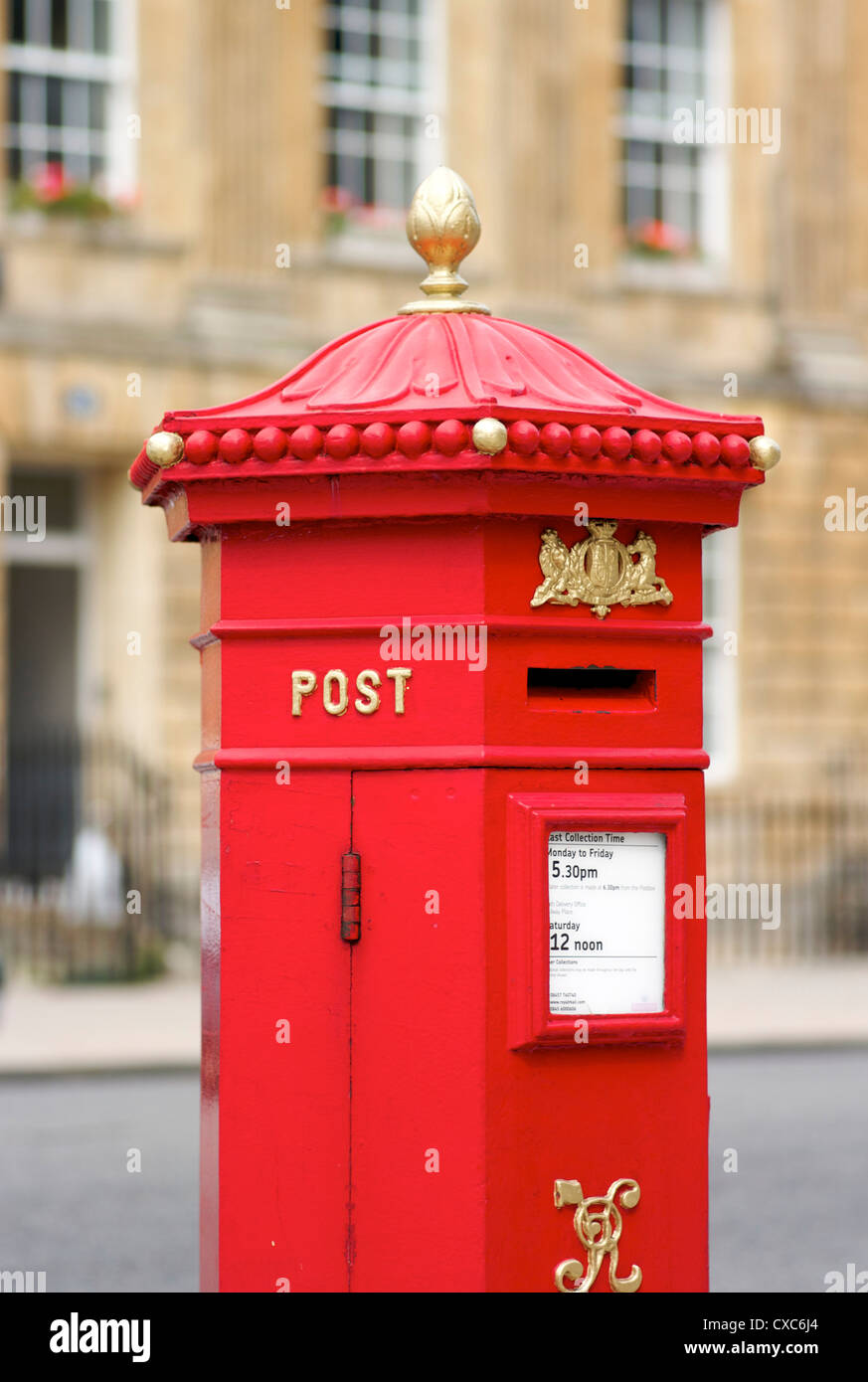 Vintage letter box, Great Pulteney Street, Bath, Sito Patrimonio Mondiale dell'UNESCO, Avon, England, Regno Unito, Europa Foto Stock