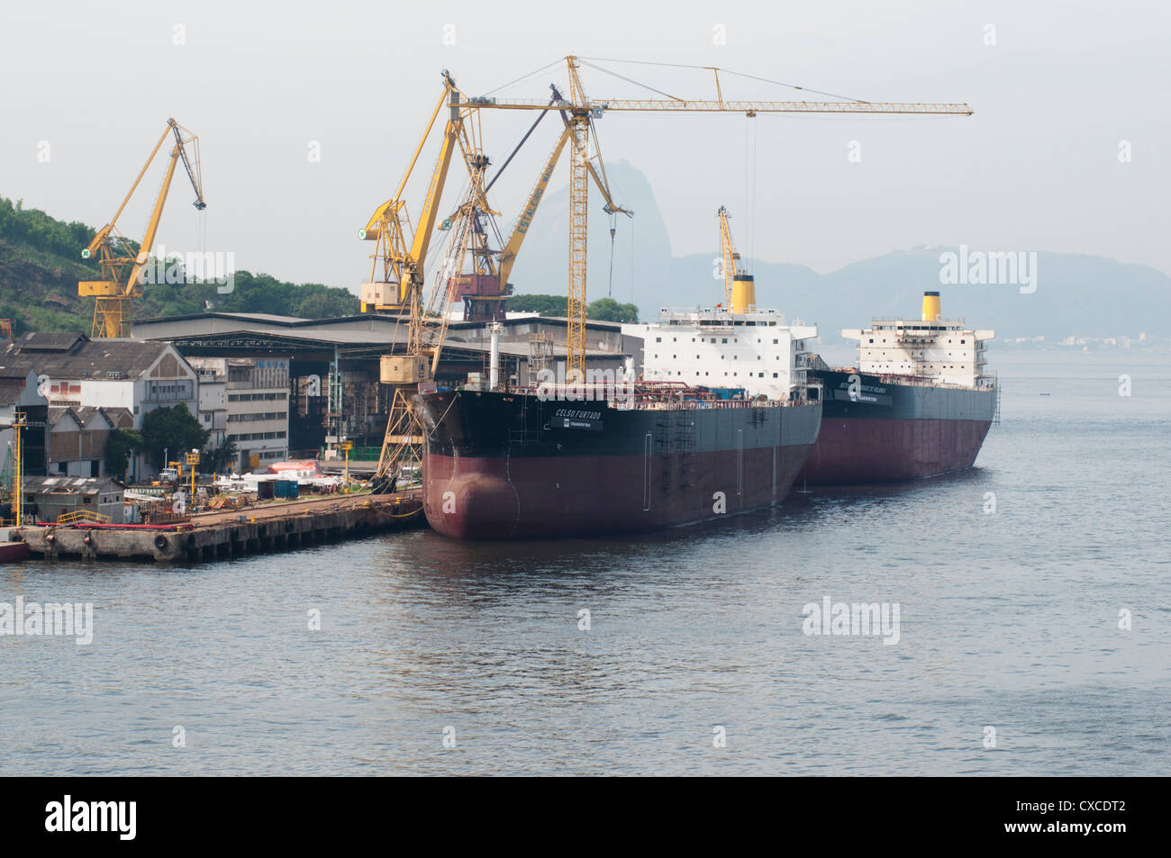 Per le navi cisterna a nave cantiere di Niteroi, Baia Guanabara, Rio de Janeiro, Brasile. Foto Stock