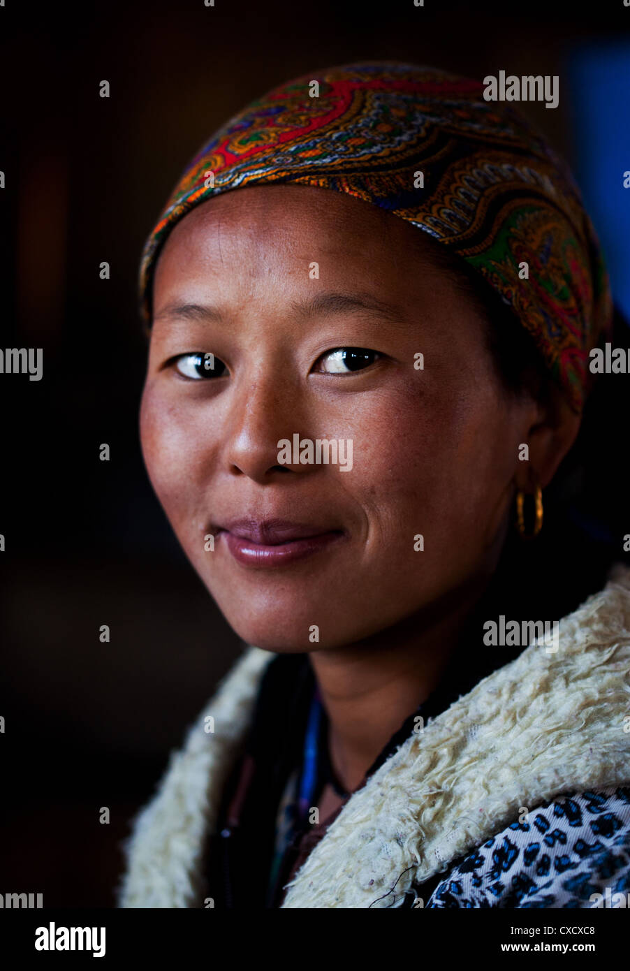 Ritratto di una giovane donna nepalese, Nepal Foto Stock