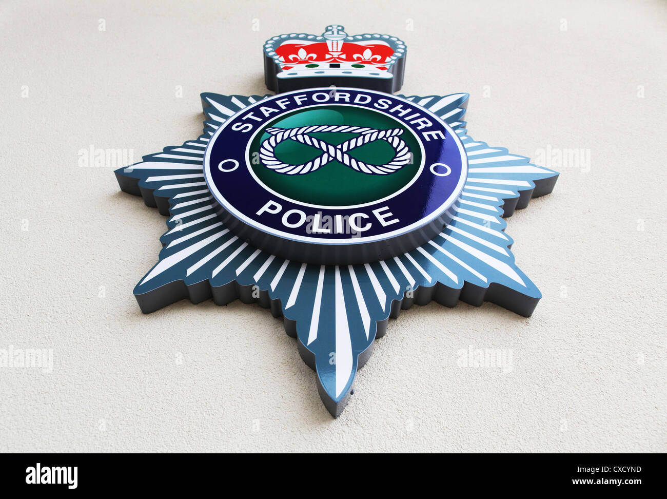Staffordshire polizia emblema logo digital signage presso la loro sede di Stafford Foto Stock