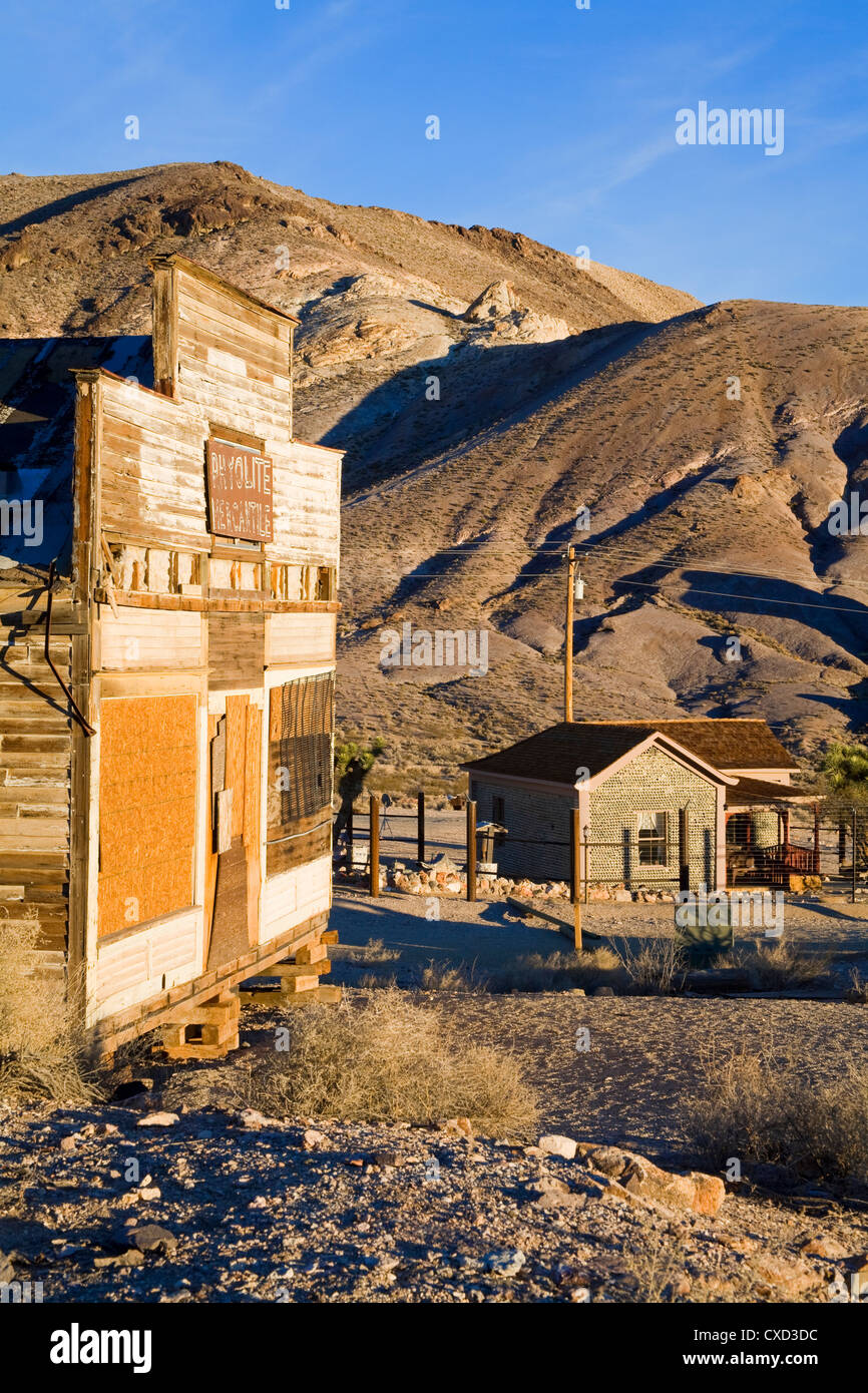 In corrispondenza mercantile la riolite città fantasma, Beatty, Nevada, Stati Uniti d'America, America del Nord Foto Stock