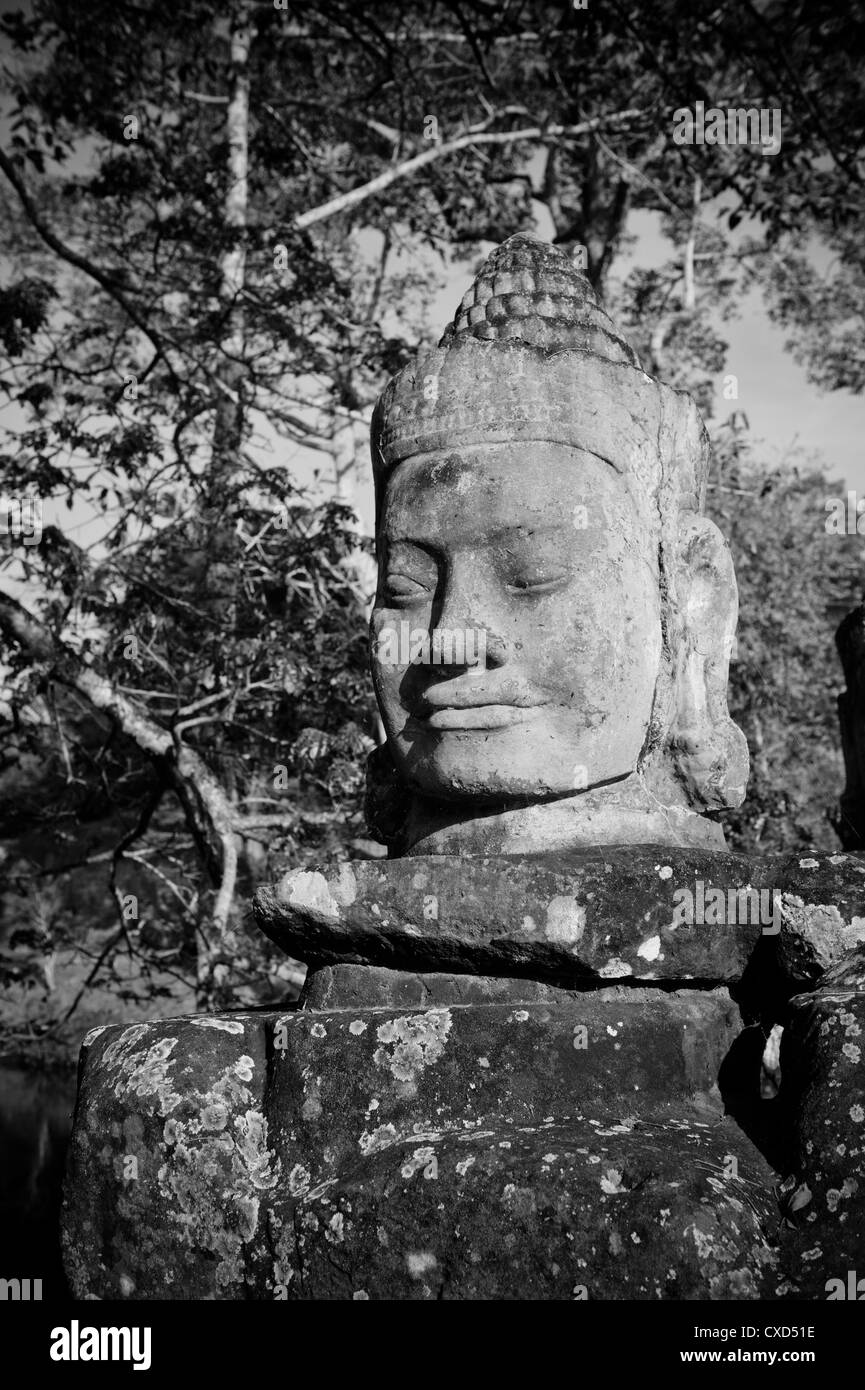 Testa del custode di gate, Angkor, Cambogia Foto Stock