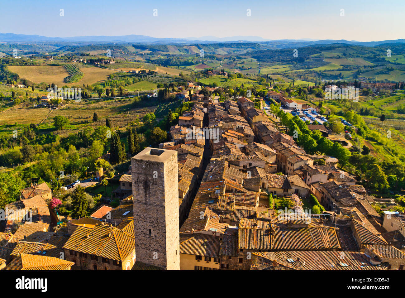 Vista sulla città toscana di San Gimignano, Toscana, Italia Foto Stock