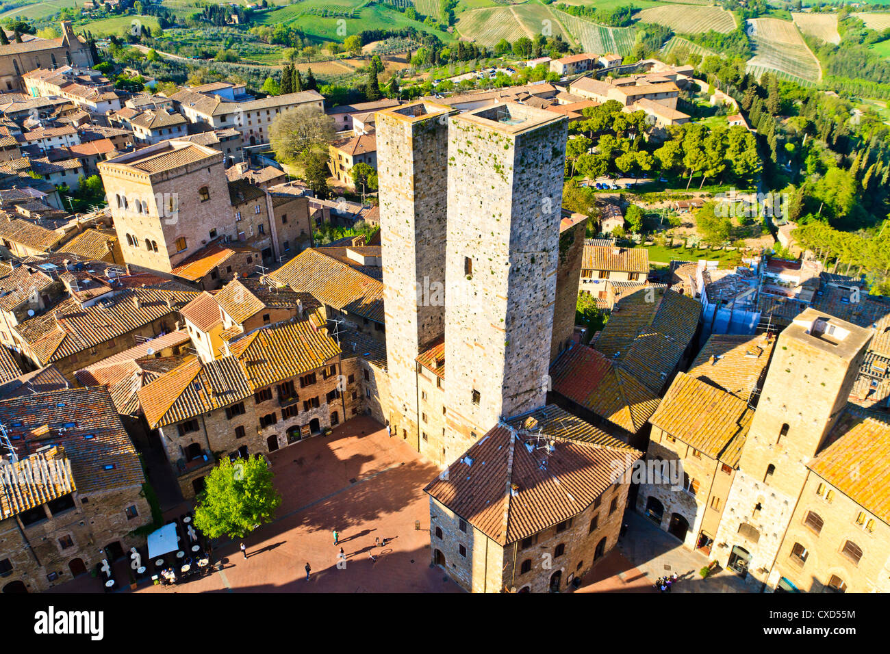 Vista sulla città toscana di San Gimignano, Toscana, Italia Foto Stock
