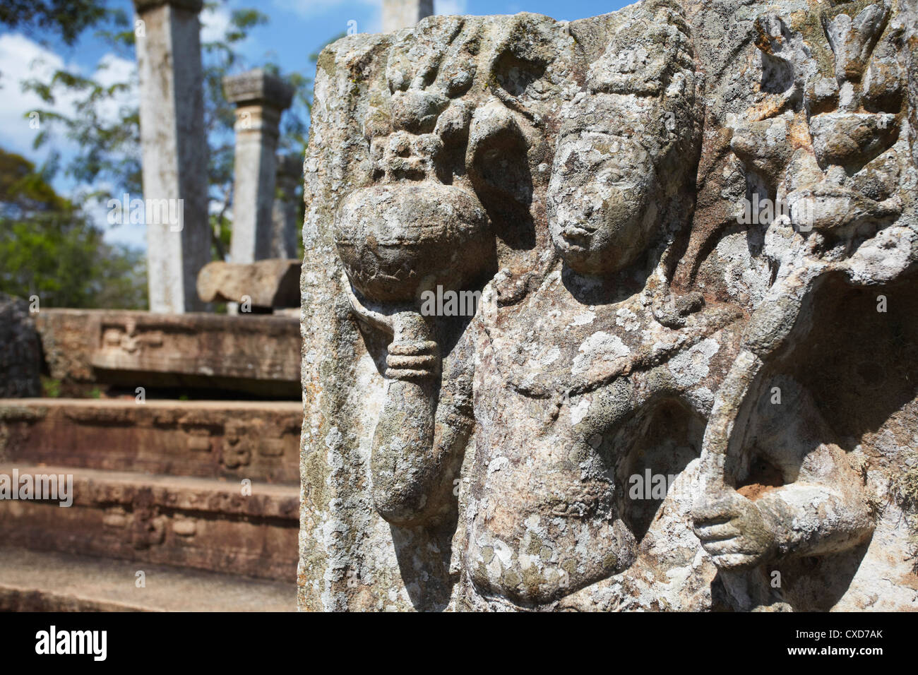 Rovine di Kujjatissa Pabbata nel monastero Mahavihara, Anuradhapura, Sito Patrimonio Mondiale dell'UNESCO, Nord provincia centrale, Sri Lanka Foto Stock