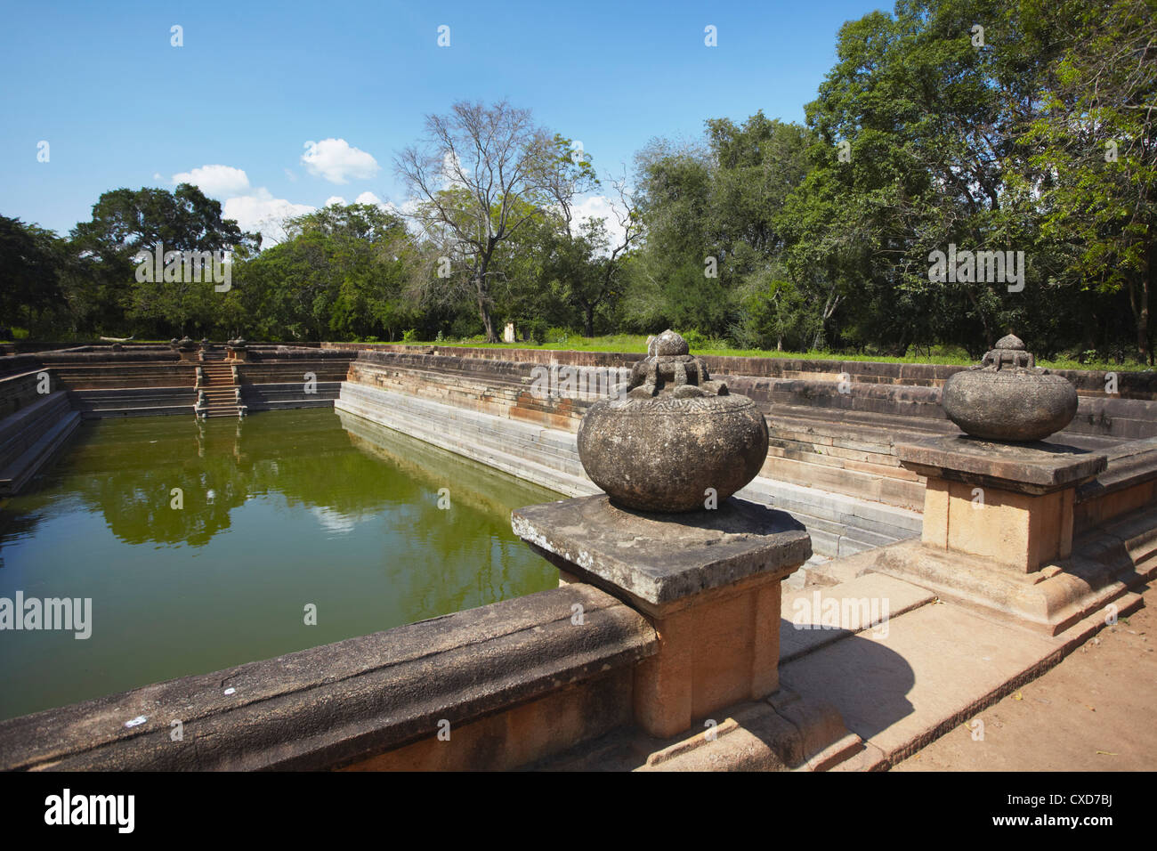 Kuttam Pokuna (Twin stagni), Northern rovine, Anuradhapura, Sito Patrimonio Mondiale dell'UNESCO, Nord provincia centrale, Sri Lanka, Asia Foto Stock