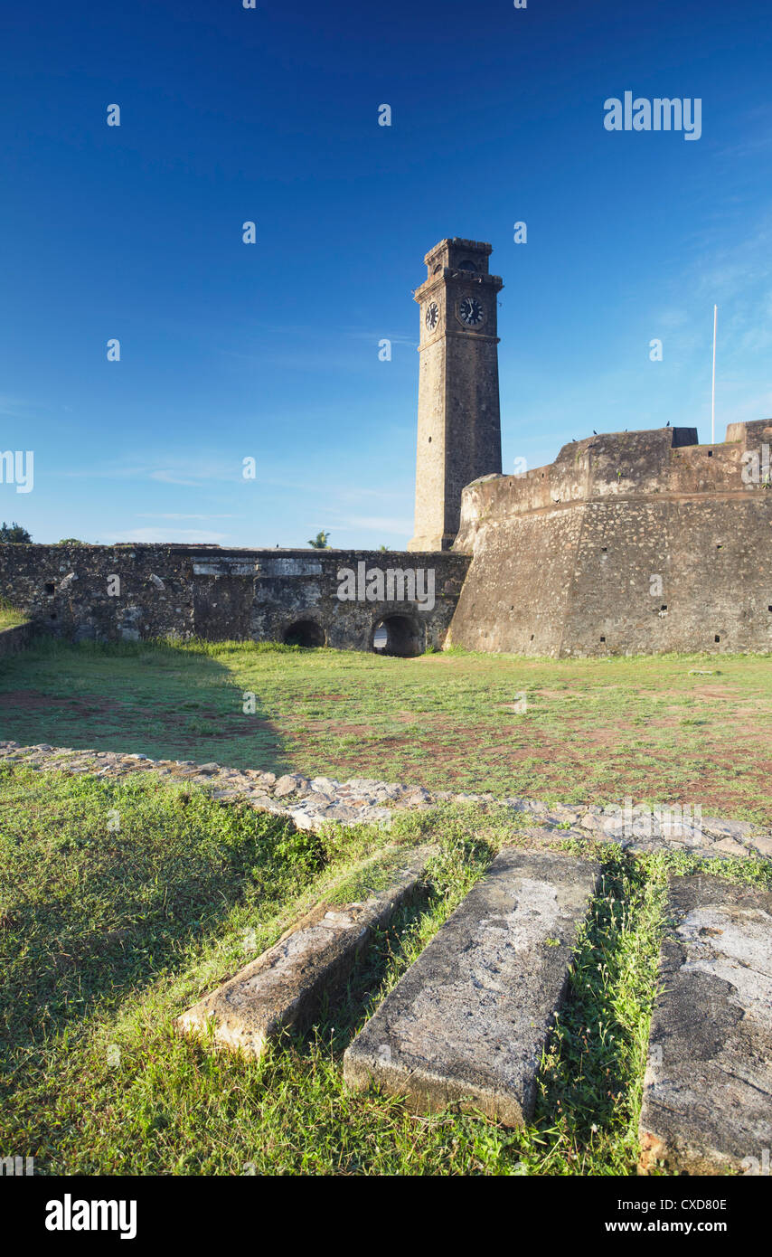 Clocktower dentro il Forte di Galle, Sito Patrimonio Mondiale dell'UNESCO, della Provincia Meridionale, Sri Lanka, Asia Foto Stock