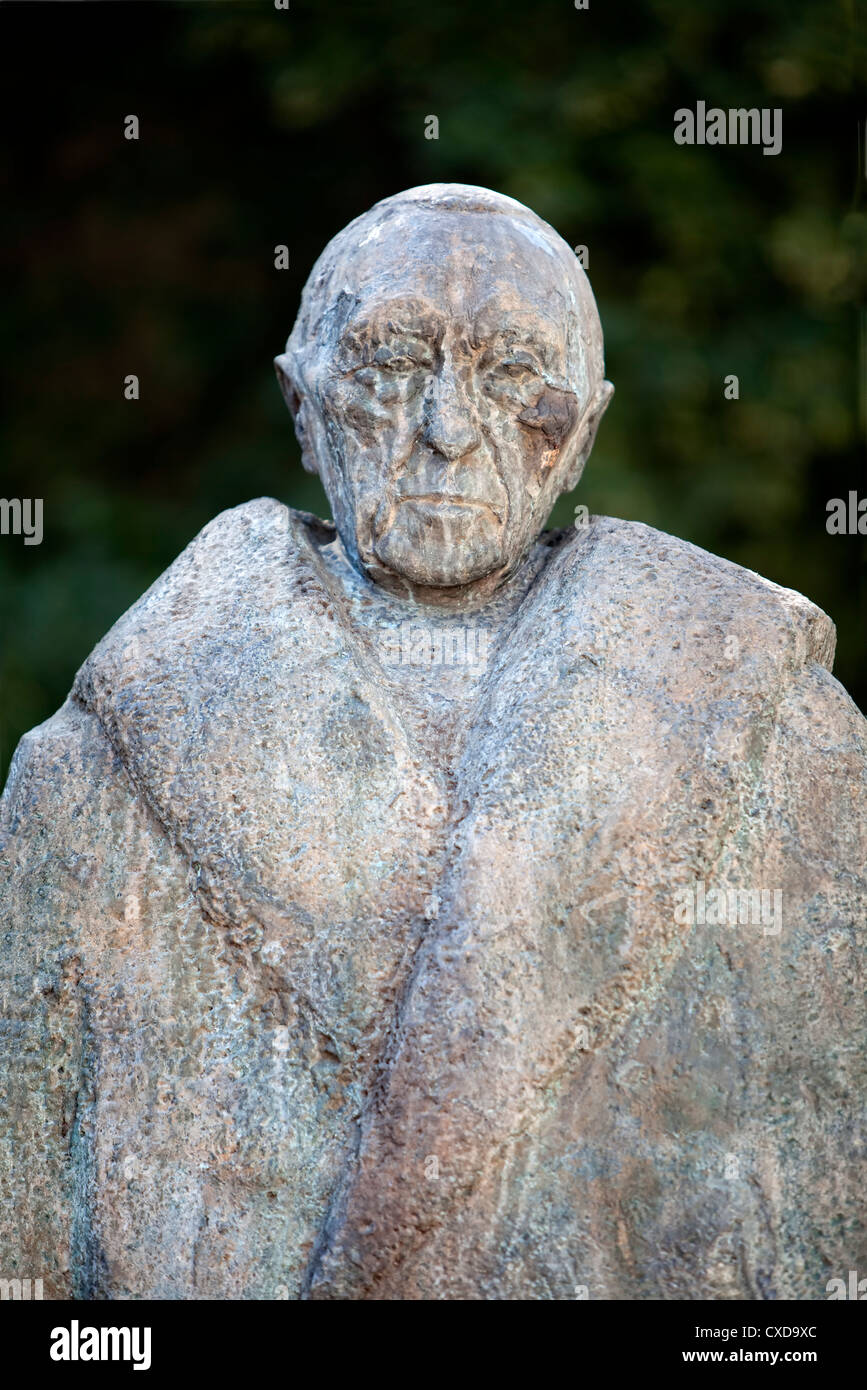 Statua di Konrad Adenauer, 1876-1967, sindaco di Colonia, Primo cancelliere della Repubblica federale di Germania, Colonia, Germania Foto Stock
