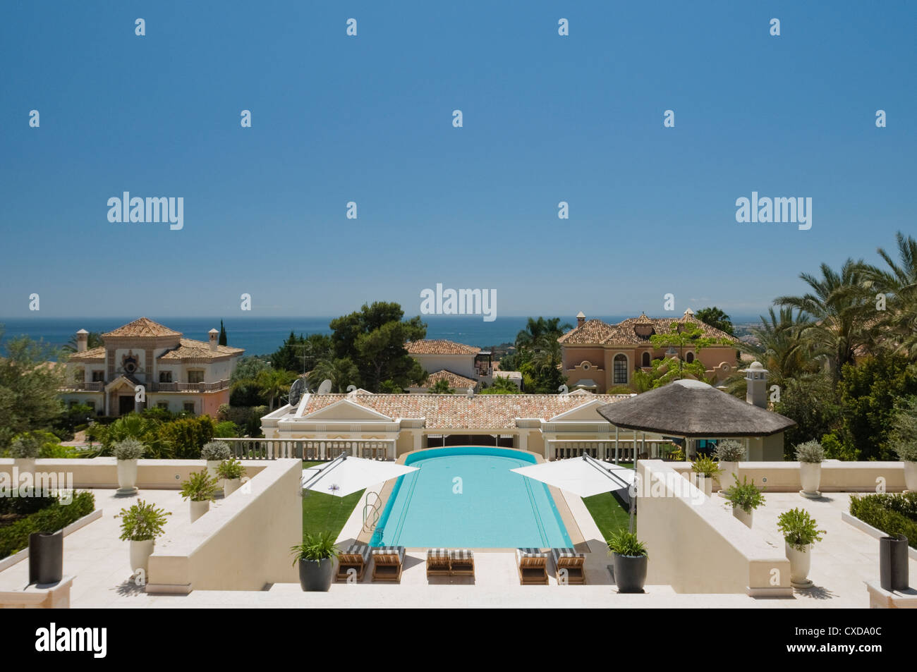 Villa spagnola con architettura di Charlie Esquivias e design degli interni di Fernando Carrizosa-Kolbe Foto Stock