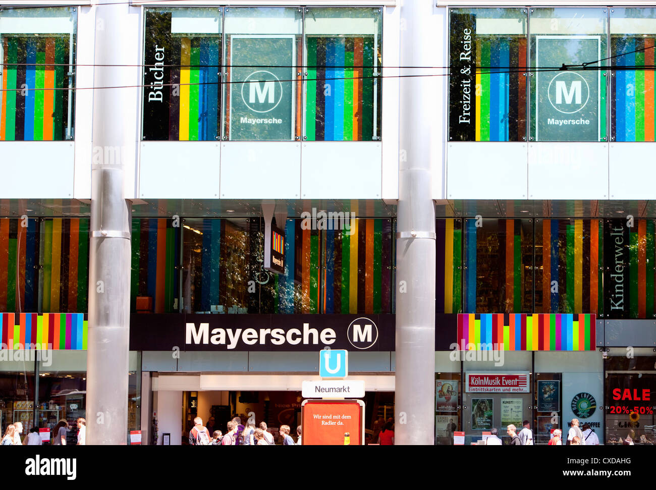 Bookstore di Colonia, Germania, Hausfassade, Mayersche Buchhandlung am Neumarkt, Köln, Nordrhein-Westfalen, Deutschland, Europa Foto Stock