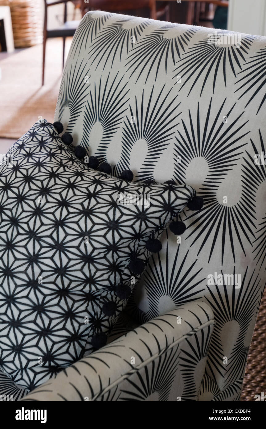 "Riccio" design tessuto da Neisha Crosland copre poltrona Foto Stock