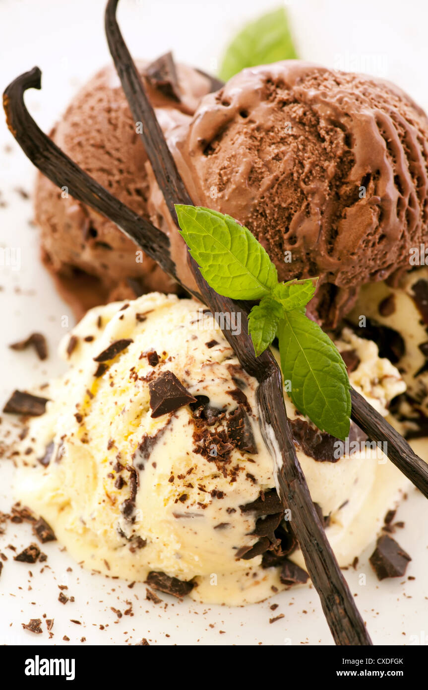 Vaniglia e gelato al cioccolato Foto Stock