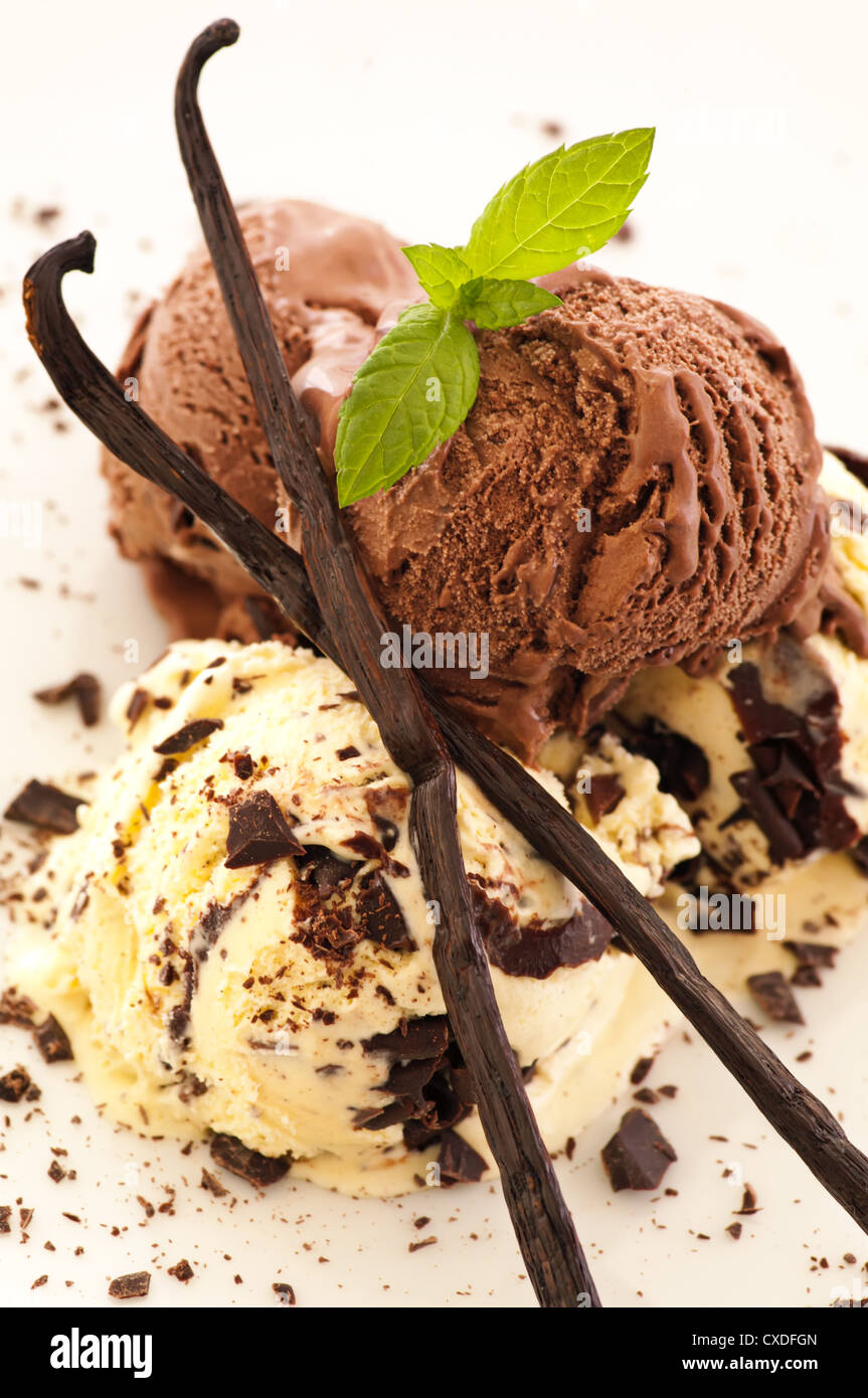 Vaniglia e gelato al cioccolato Foto Stock