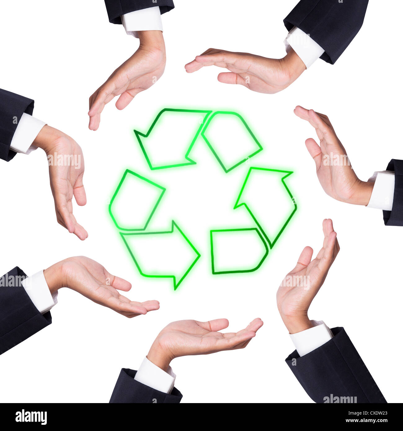 Simbolo di riciclaggio tra molte mani di imprenditore isolato su bianco Foto Stock
