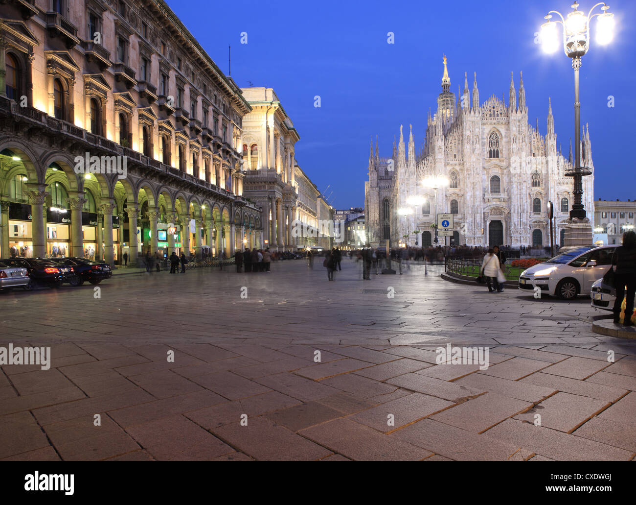 Piazza Duomo al tramonto, Milano, Lombardia, Italia, Europa Foto Stock