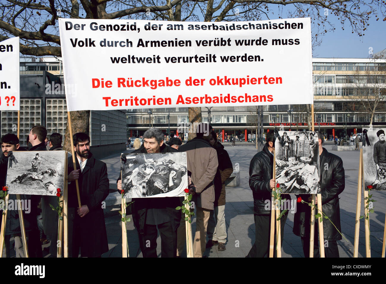 Dimostrazione di Berlino contro il genocidio degli azerbaigiani di Khojaly Foto Stock