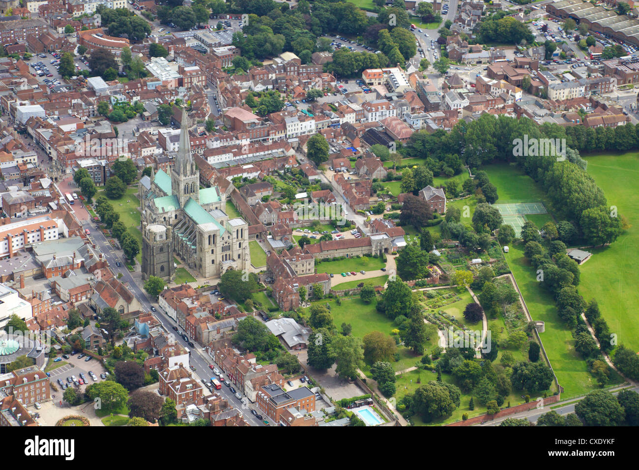 Vista aerea di Chichester Cathedral, Chichester, West Sussex, in Inghilterra, Regno Unito, Europa Foto Stock