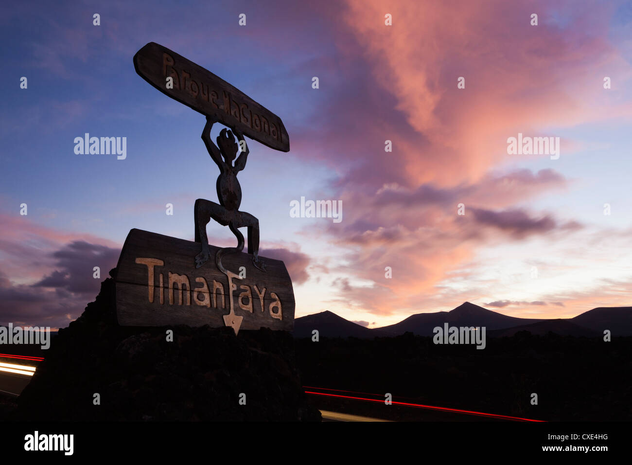 Logo del diavolo e vulcani, Parque Nacional de Timanfaya (Parco Nazionale Timanfaya), vicino a Yaiza, Lanzarote, Isole Canarie, Spagna Foto Stock