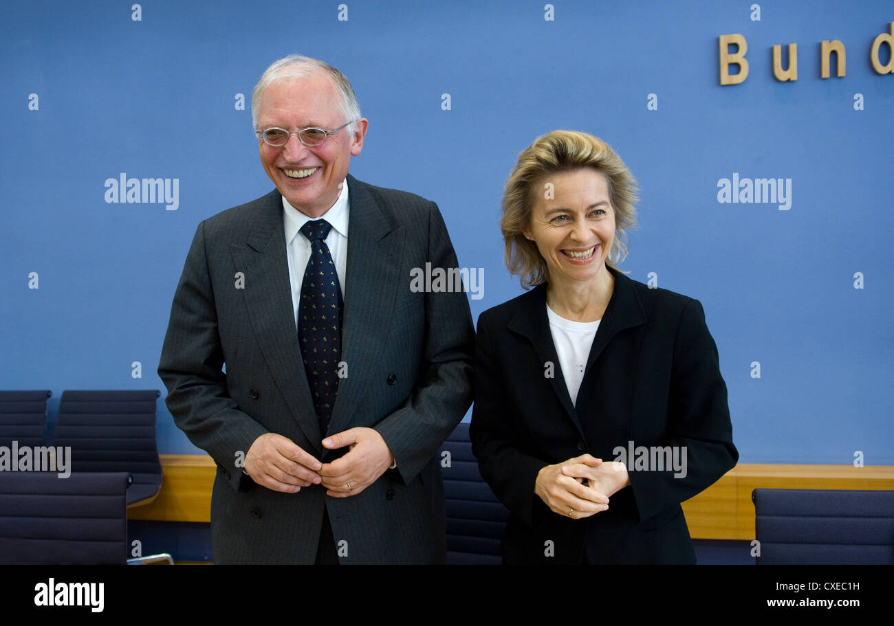 Dr Ursula Von Der Leyen Immagini E Fotografie Stock Ad Alta Risoluzione dr-ursula-von-der-leyen-immagini-e-fotografie-stock-ad-alta-risoluzione