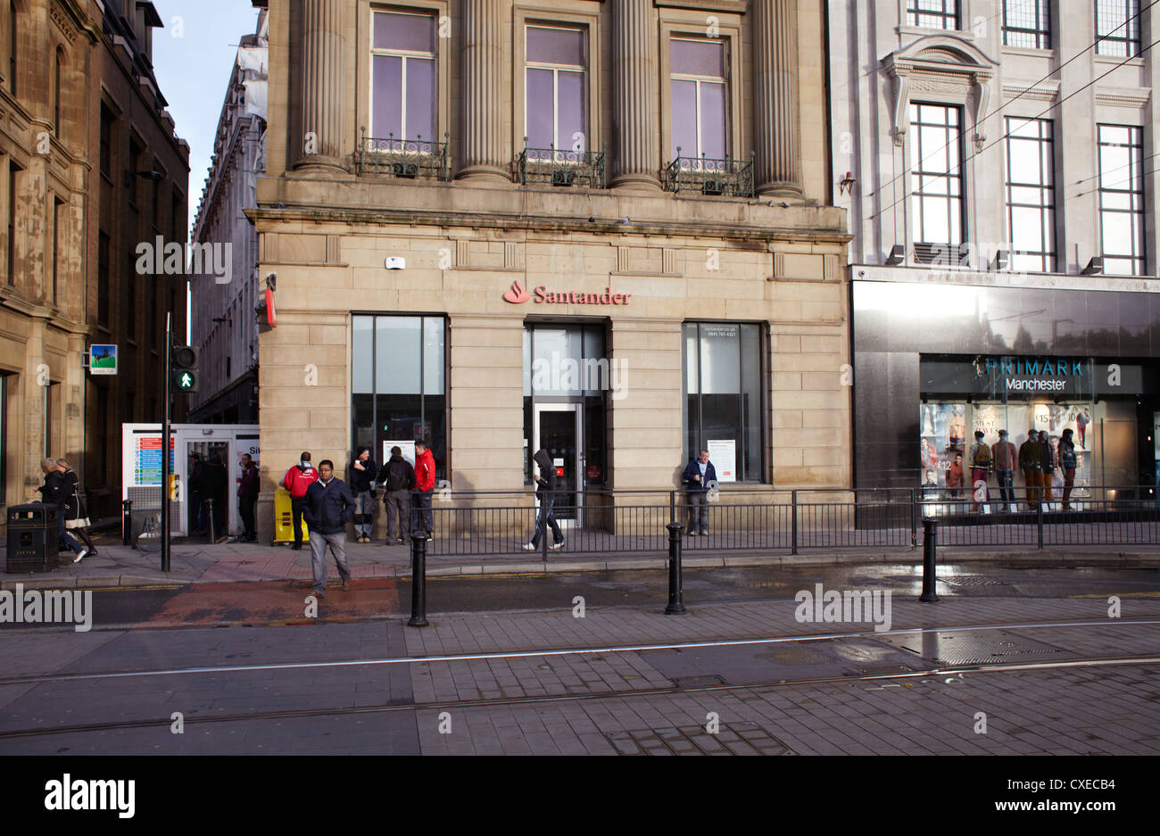 Banca Santander nel centro di Manchester REGNO UNITO Foto Stock