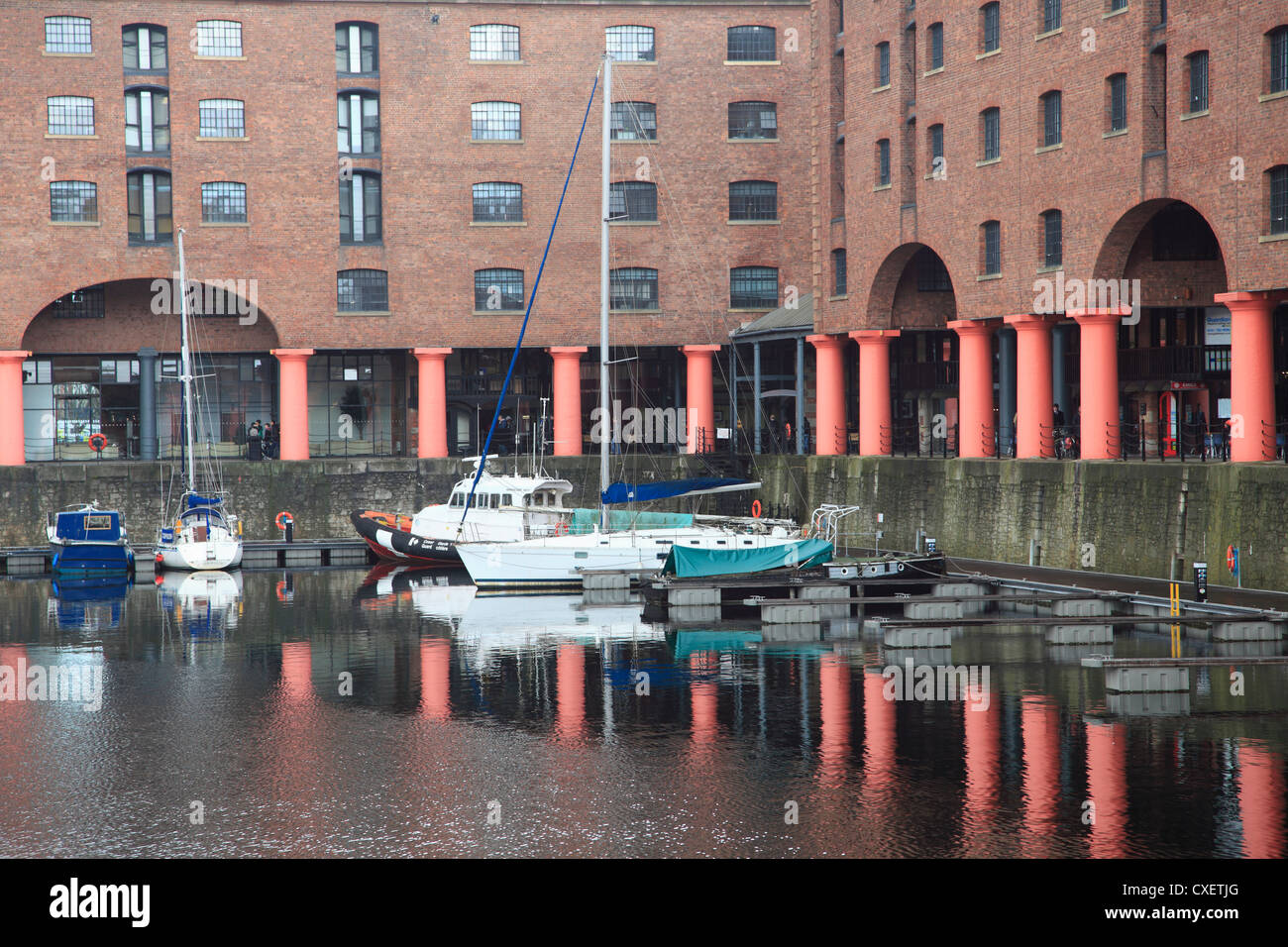 Albert Dock, Dock, Sito Patrimonio Mondiale dell'UNESCO, Liverpool, Merseyside England, Regno Unito, Gran Bretagna, Europa Foto Stock