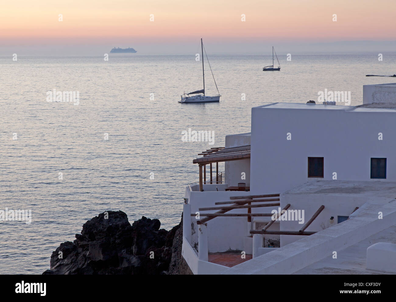 Vista sul Mare Mediterraneo, Stromboli, Italia Foto Stock
