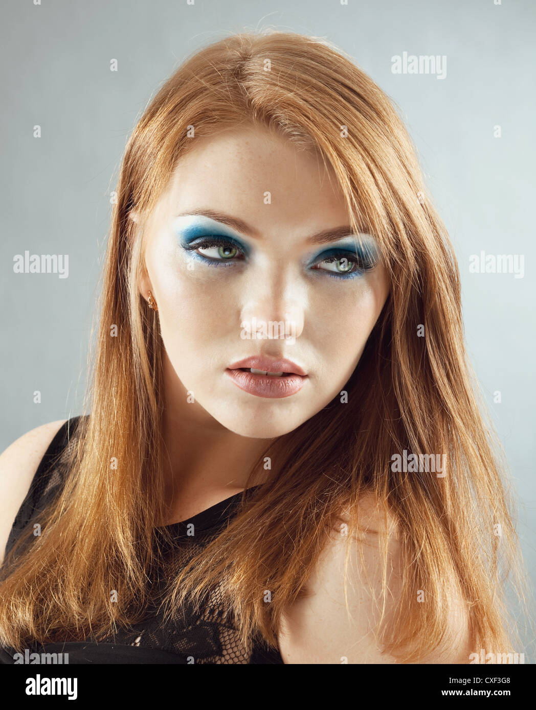 Ritratto di un redhead modello femminile Foto Stock