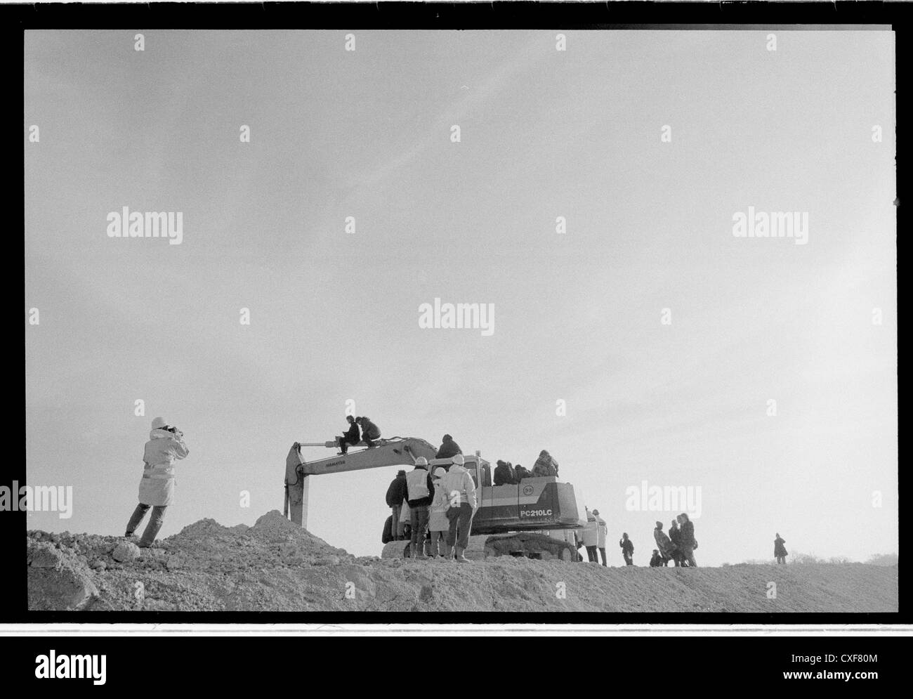 Rotesters bloccato su di macchine per movimento terra . M3 estensione Winchester. Foto Stock