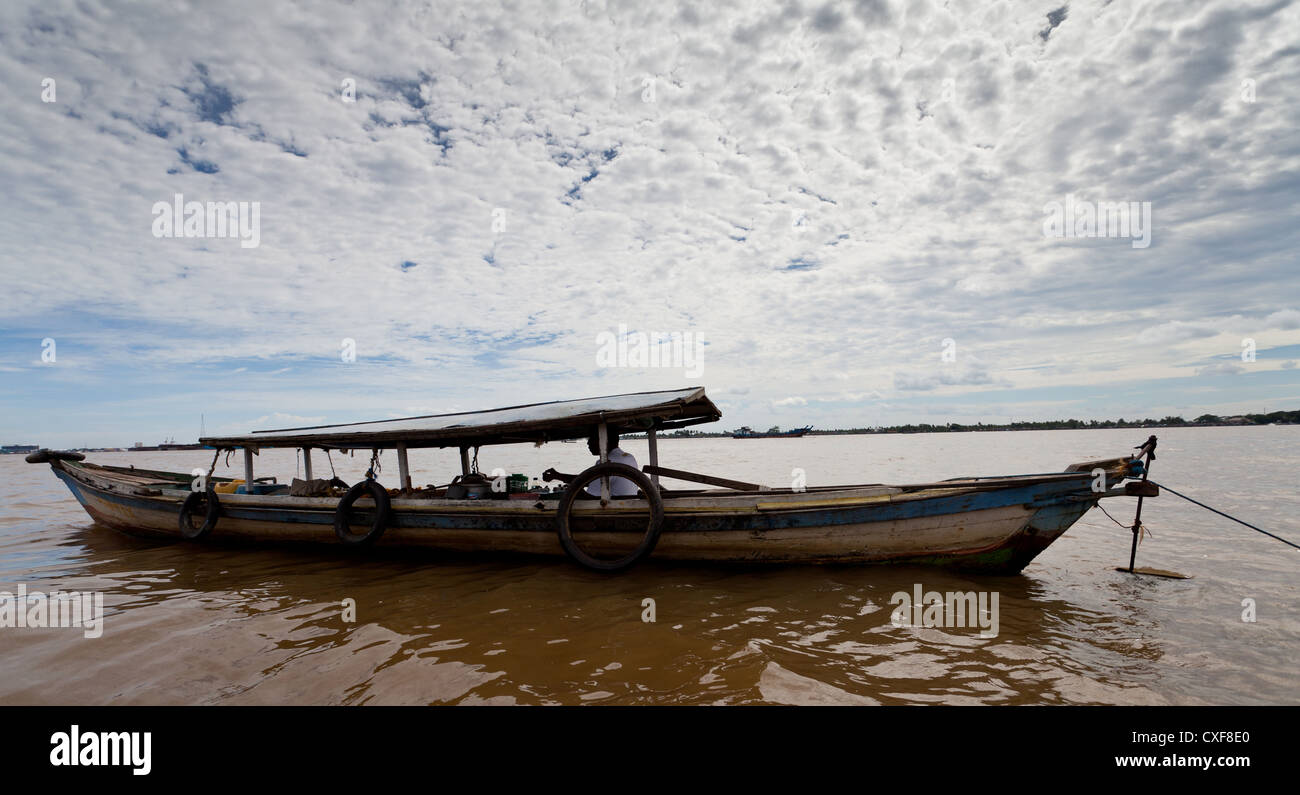 Tipico battello fluviale in Banjarmasin Foto Stock