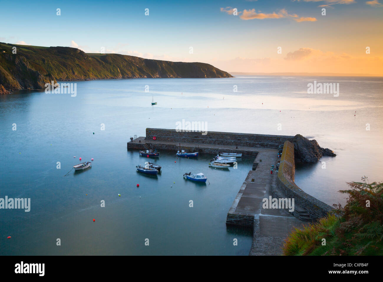 Gorran Haven; Pier e barche; Cornovaglia; Regno Unito Foto Stock