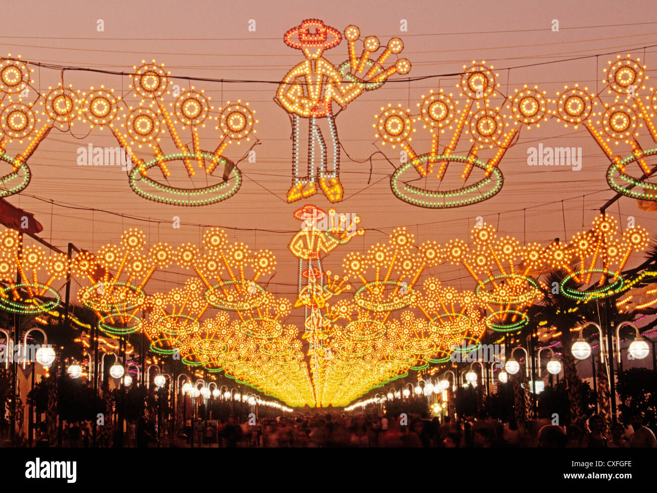 Fiera di illuminazione in Malaga Costa del Sol Andalucía Spagna iluminacion del real de la feria de malaga costa del sol andalucia españa Foto Stock