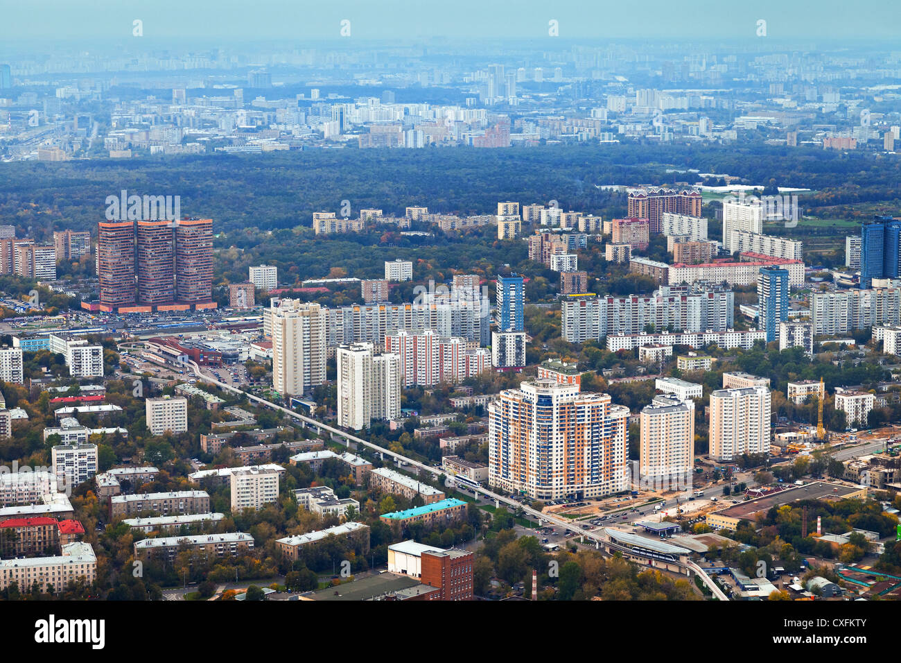 Vista sopra la città di Mosca nel pomeriggio autunnale Foto Stock