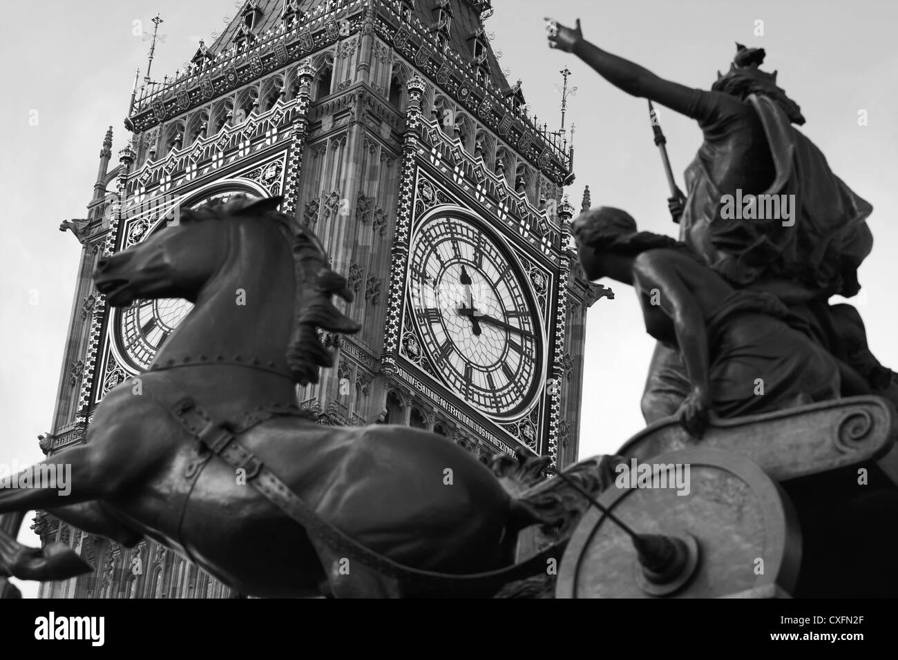 La statua di Boadicea, in Westminster, con Big Ben in background Foto Stock
