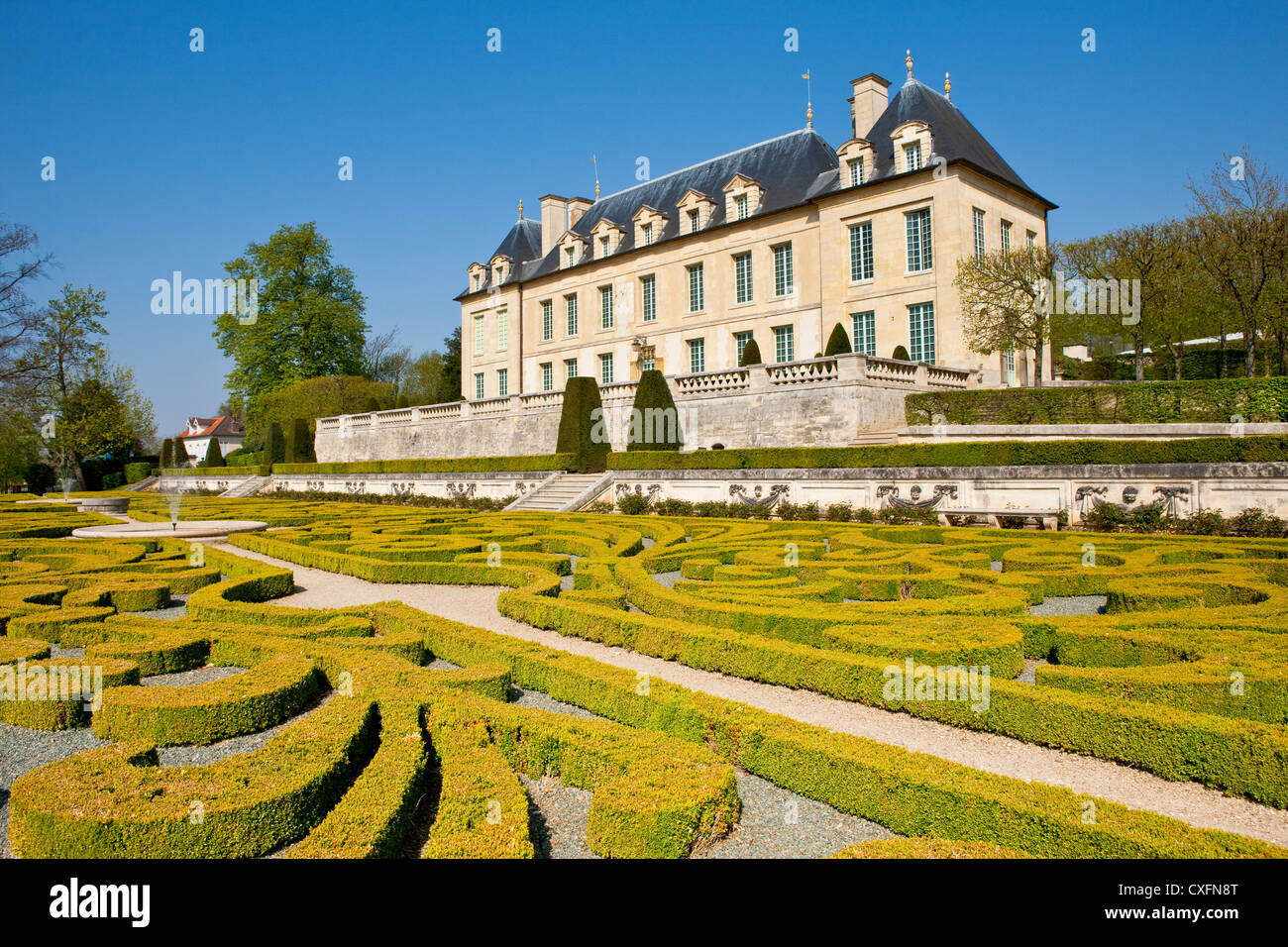 Château d'Auvers sur Oise ou Léry con les Jardins à la française ( francese giardino formale ), Francia Foto Stock