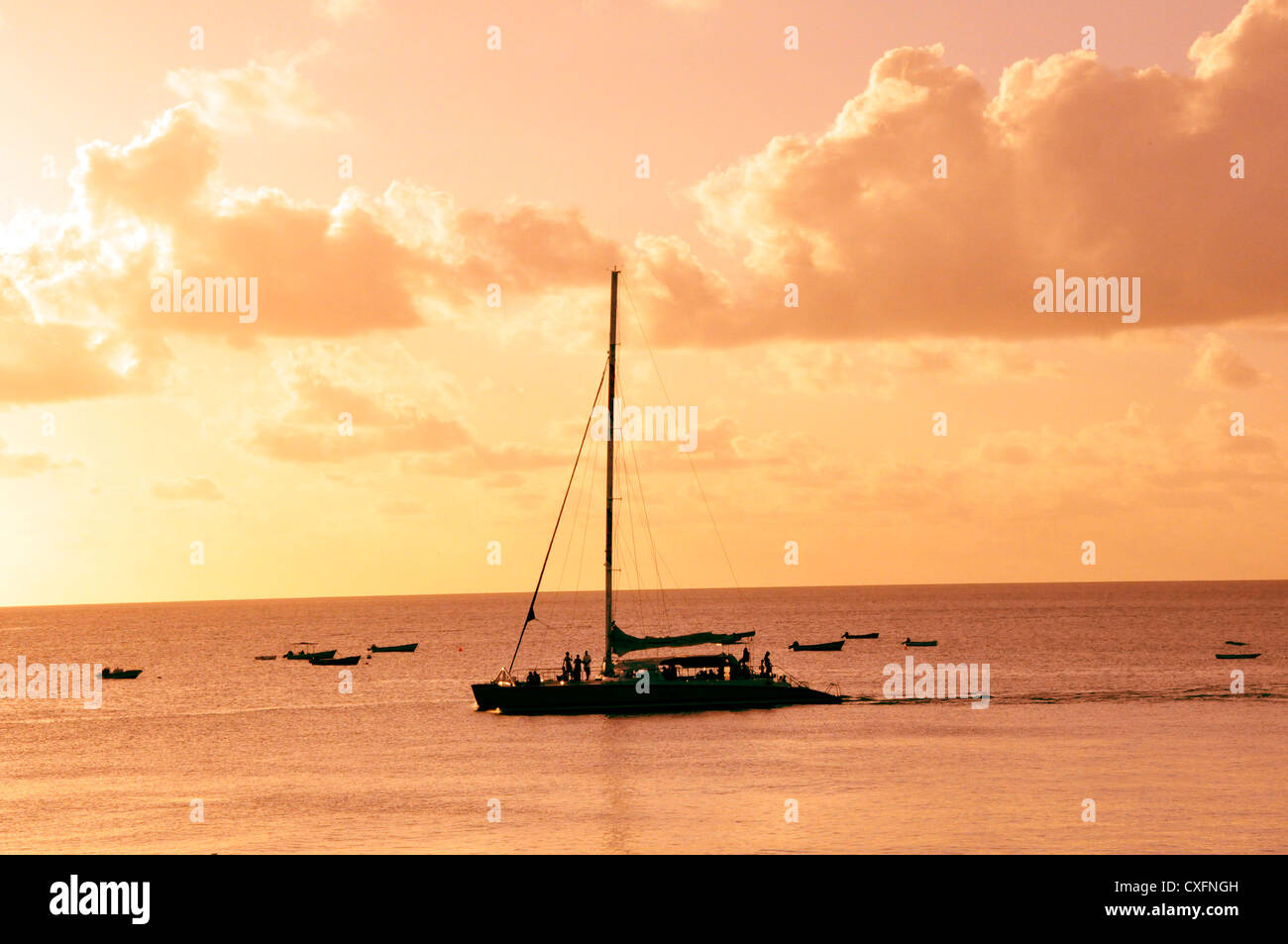 Barbados, vacanza, barca a vela ,silhouette ,effetto seppia Foto Stock