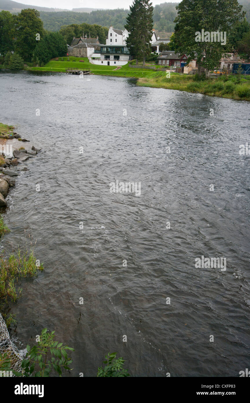 Il fiume Tay a Kenmore Perth and Kinross in Scozia Foto Stock