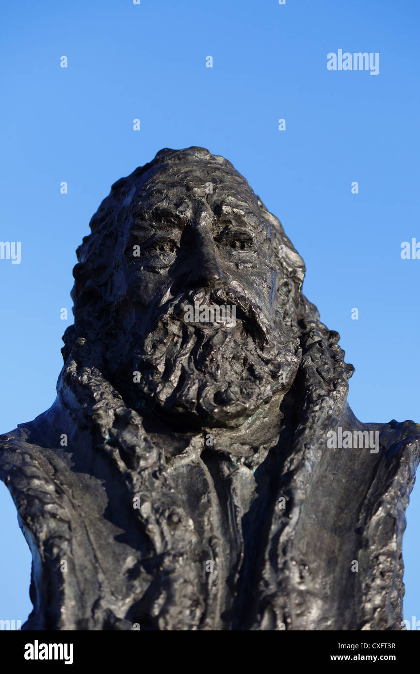 Busto di Marco Polo (1254-1324), Pont Boieldieu, Rouen, Francia Foto Stock