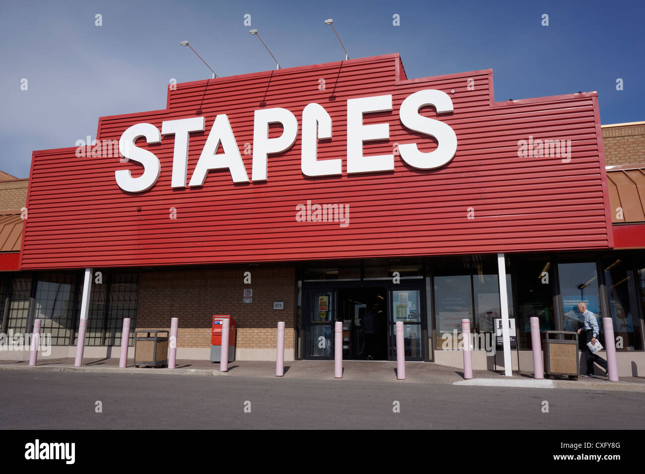 Punti metallici Punti metallici a.k.a Business Depot, forniture per ufficio Store Foto Stock