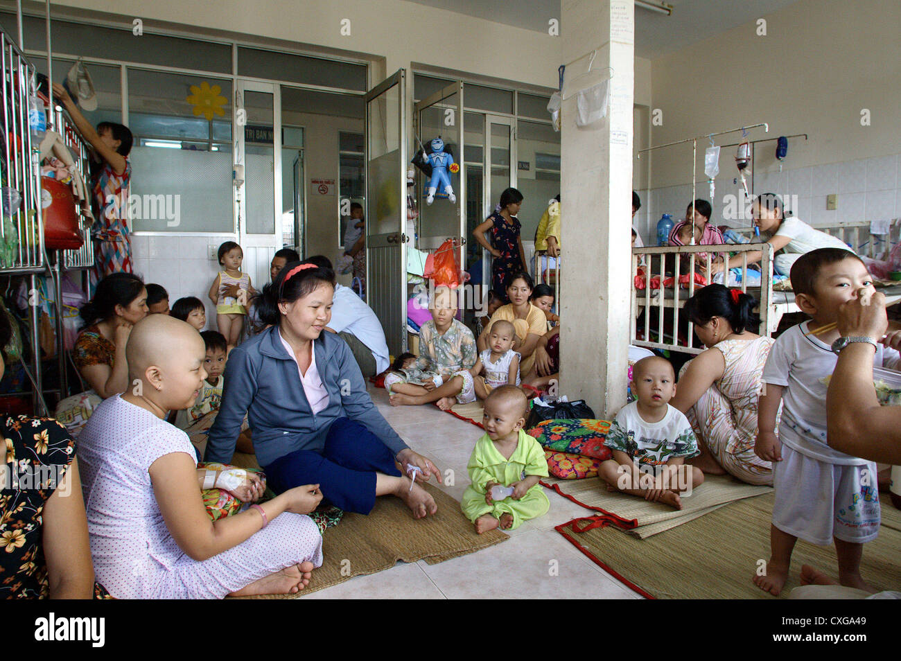 I bambini del cancer ward nella città di Ho Chi Minh Foto Stock