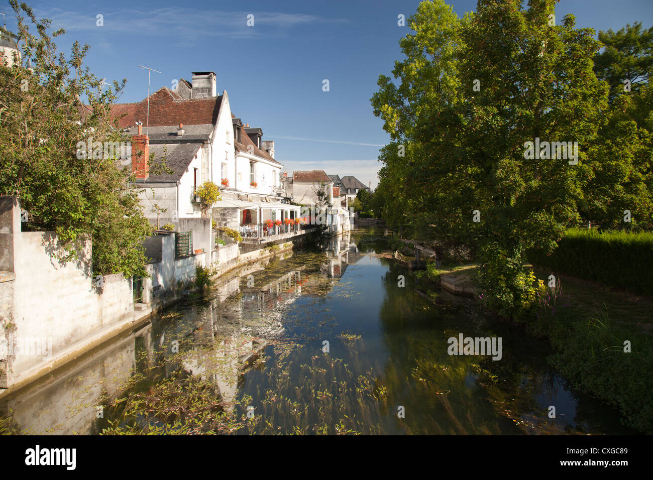 Il fiume Indre nella città medievale di Loches Foto Stock
