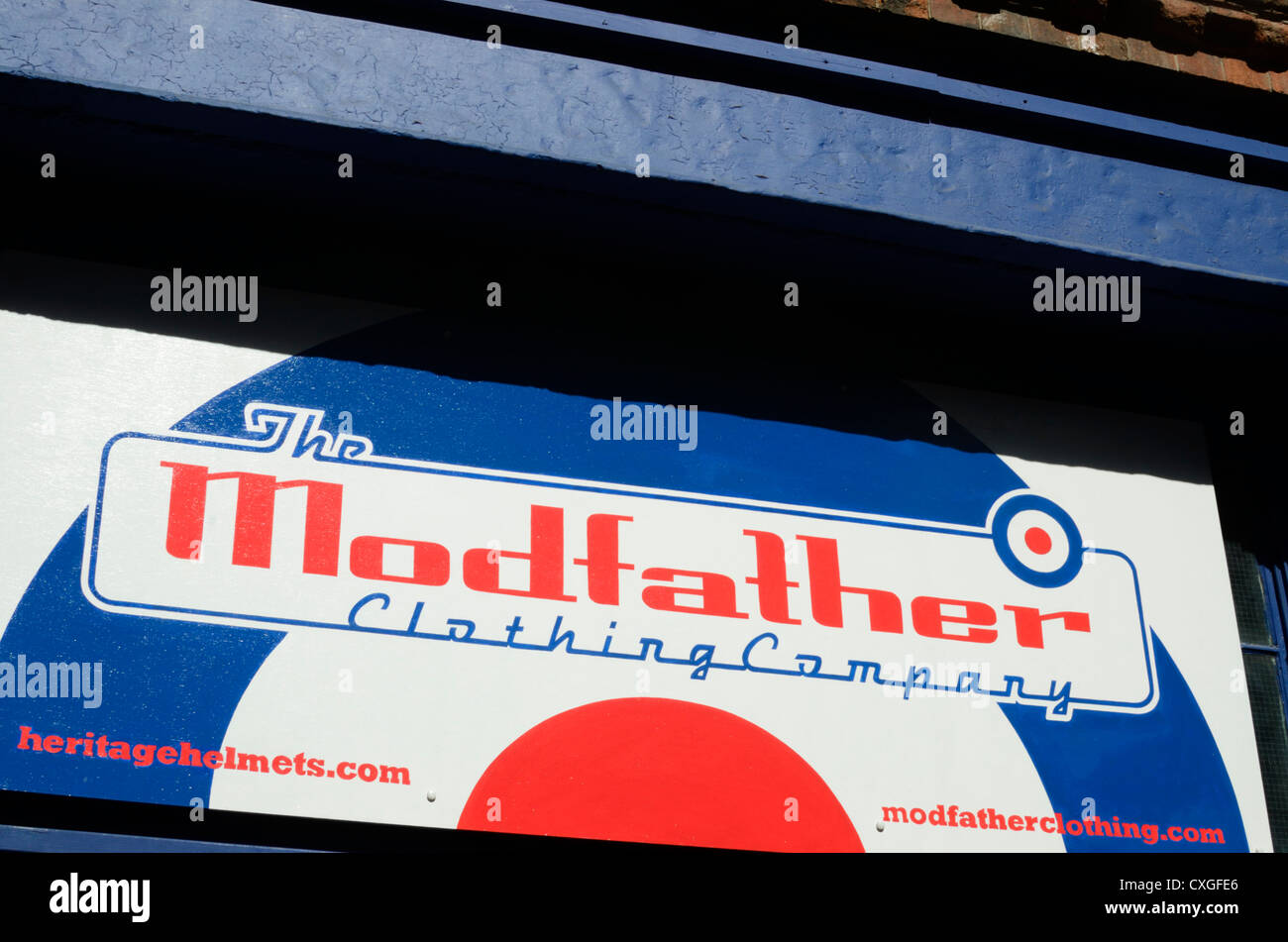 Il Modfather Clothing Company firmare al di fuori di un mod fashion shop, maneggio di Camden Market, Londra, Inghilterra Foto Stock