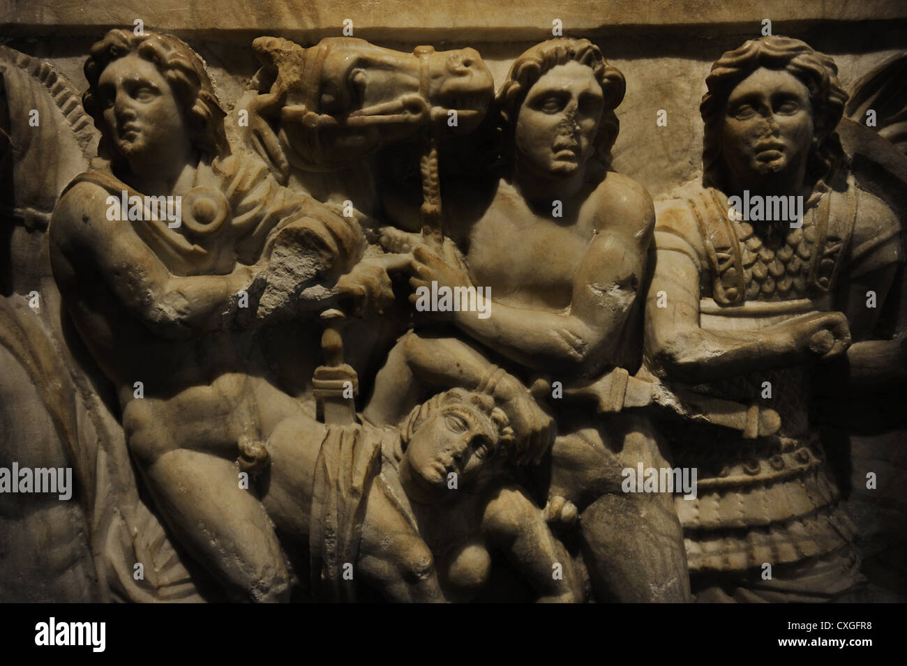Urne Cineray sul podio. Tomba a camera dei pruni famiglia vicino a Chiusi, Etruria. 200-100 A.C. Rilievi. Ny Carlsberg Glyptotek. Foto Stock