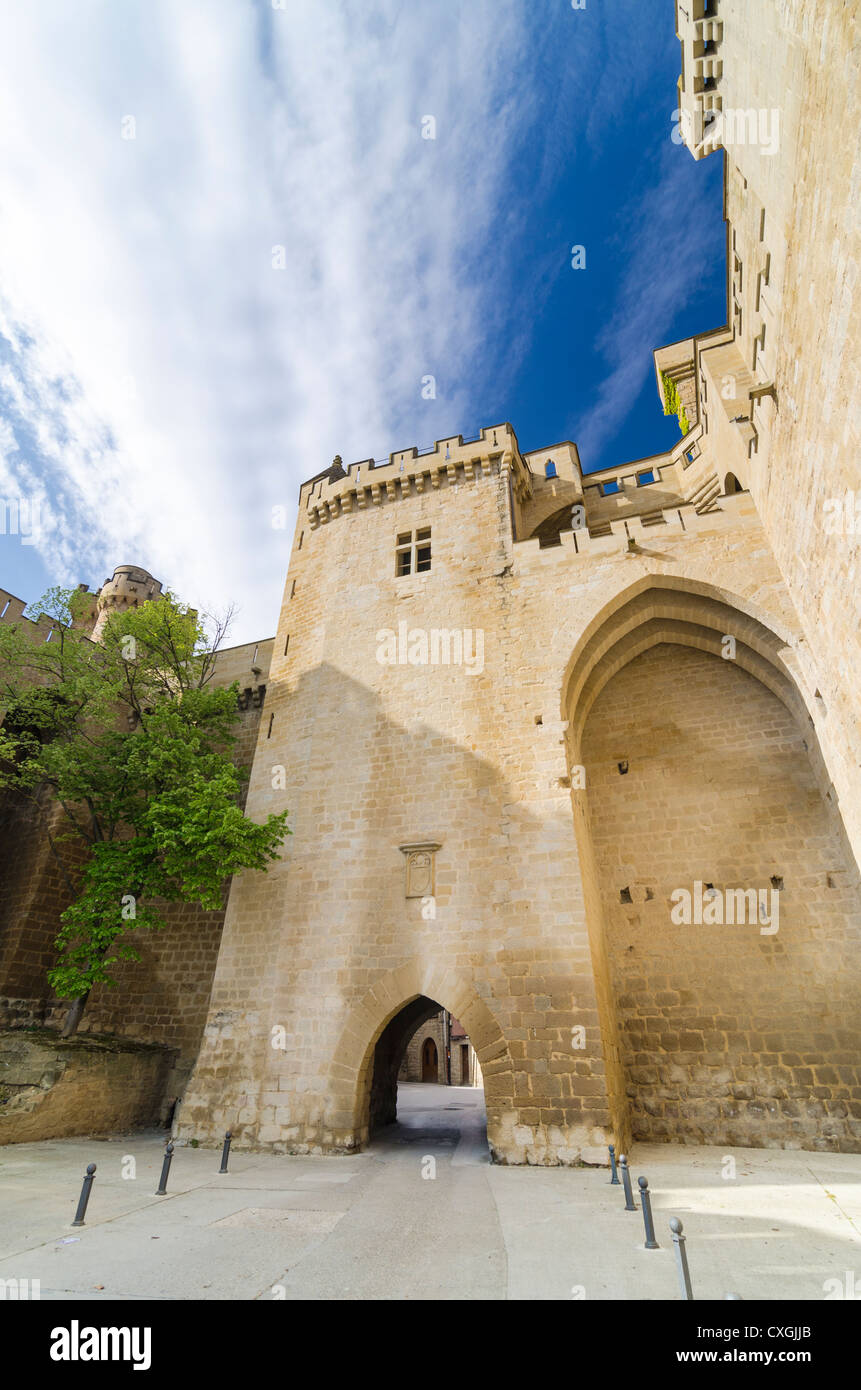 Pareti di pietra fortificata del Palazzo Reale di Olite village, Navarra, Spagna Foto Stock