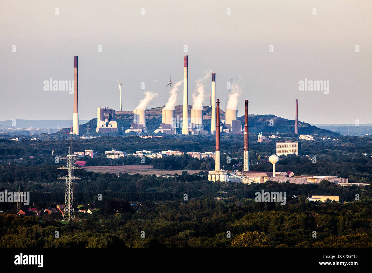 EON carbone power station 'Scholven', wind power station su un cumulo di materiale. Gelsenkirchen, Germania, Europa Foto Stock