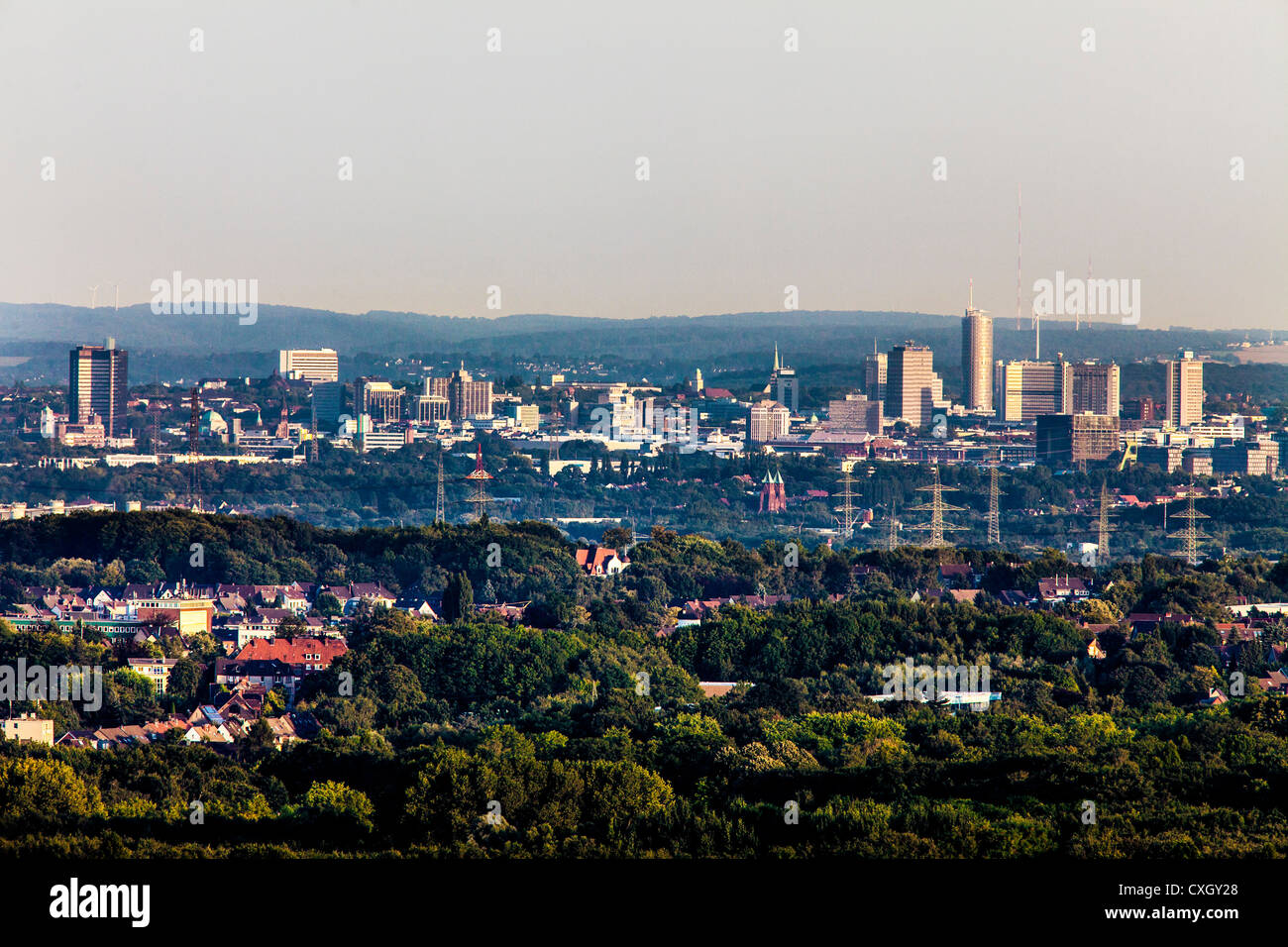 Skyline della città di Essen, la zona della Ruhr, Essen, Germania, Europa Foto Stock